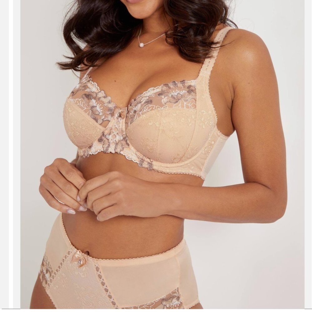 NWT Sexy Bra Pour Moi Sofia Lace Embroidered Side Support Underwire Bra in Nude